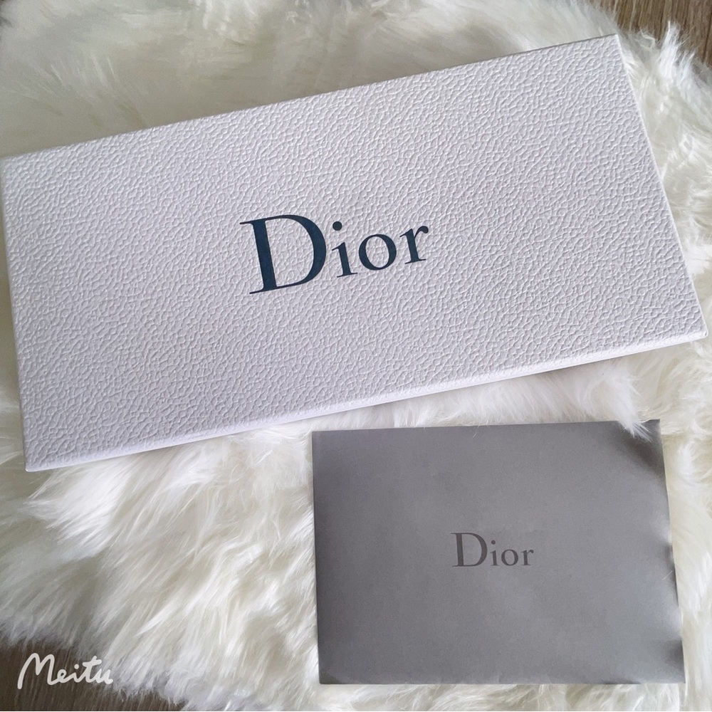 Dior White and Gray Accessory Set